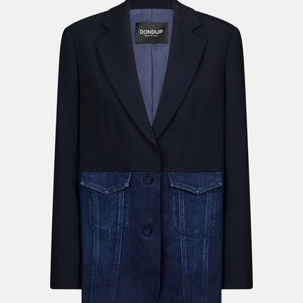 BLAZER OVER DENIM